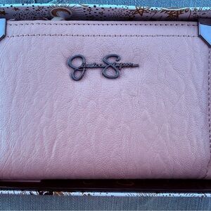 Jessica Simpson White and Gold Tag